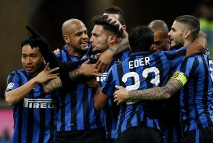 Interi konfirmon transferimet e reja