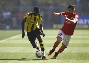 Dortmund mposht Mainzin, shkëlqen Aubameyang 