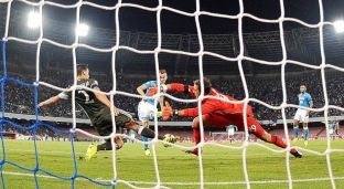 Napoli mund Milanin e skuqur