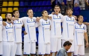 Trajneri i Ukrainës: Kosova luan lojë të papastër – shkollë serbe