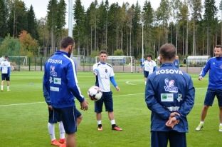  Për bastoret serbe “Kosova është Serbi”