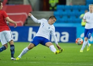 Finlanda kalon në epërsi [video]