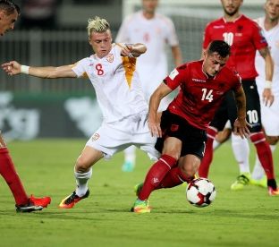 Alioski uron Shqipërinë për fitoren