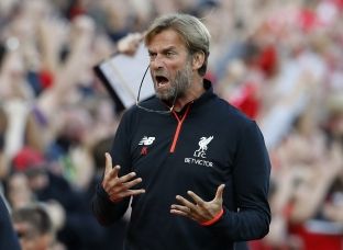 Klopp fiton duelin e menaxherëve më emocionalë të Premier Ligës