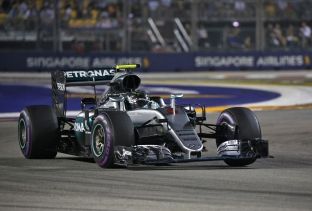 F1, Rosberg fiton edhe në Singapor