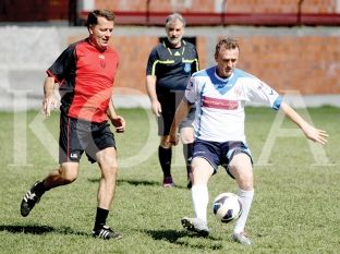 25 vjet pavarësi - katër muaj të barabartë me botën