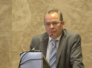 Zyrtarët e UEFA-s kërkojnë largimin e politikës nga futbolli [video]