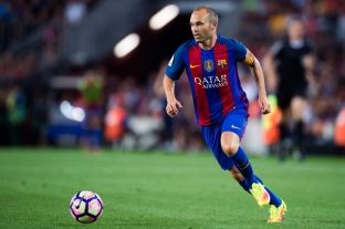 Iniesta i thotë jo Guardiolas, dëshiron të pensionohet te Barcelona
