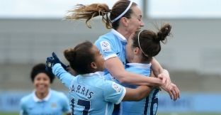  Kosovare Asllani shpallet kampione në Angli