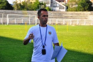  Muçiqi e Munishi përplasen për problemet në Prishtinë