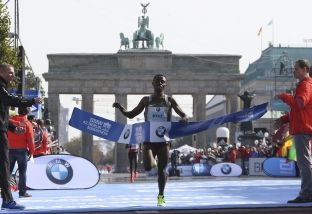 Bekele triumfon në Berlin, i iku për pak rekordi i botës