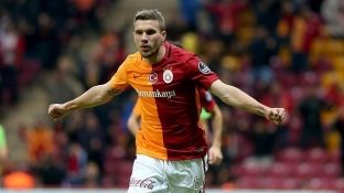 Podolski: Asnjë lojtar nuk vlen 100 milionë
