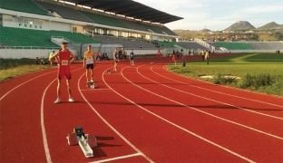 Gungat mbulojnë shtegun e stërrinovuar të atletikës