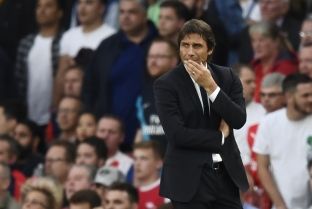 Conte përgatit fshesën, në listë Cahill e Ivanoviq