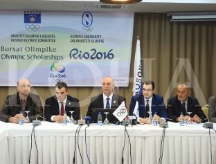 Sportistët në pritje të bursave që duhej t'i merrnin para 