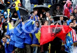  Thaçi pret shkuarjen e shumë kosovarëve në ndeshjen e Kombëtares së Kosovës në Shkodër