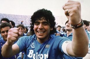 Maradona, shkëlqimi dhe kontroverset e tij te Napoli
