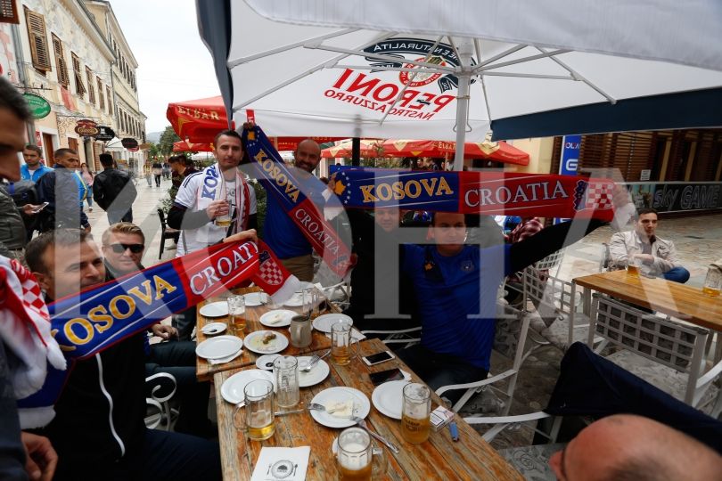 Festa e tifozëve kroatë në Shkodër [video]