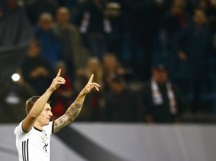 Kroos vazhdon kontratën me Realin