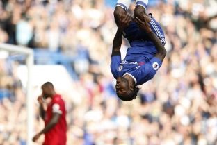 Chelsea fiton derbin me kampionin