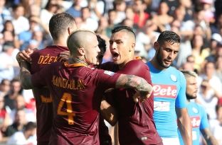 Roma kalon Napolin duke e mposhtur
