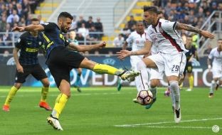  Interi “përmbyset” në shtëpi