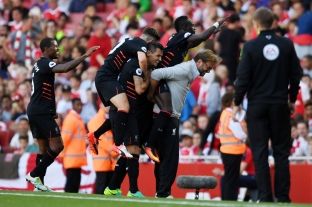 Klopp, njeriu që di t’i bëjë njerëzit për vete