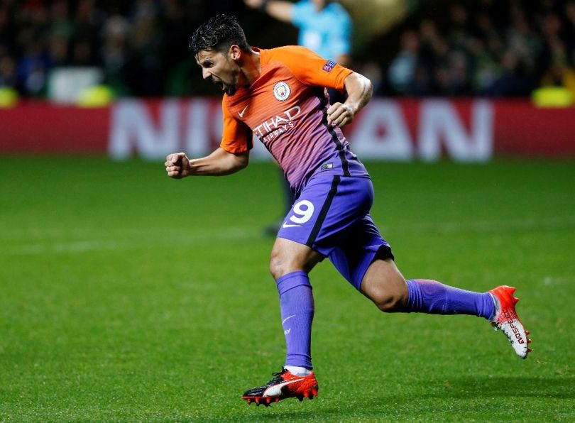 Djaloshi që punonte në mishtore arriti në majë të futbollit