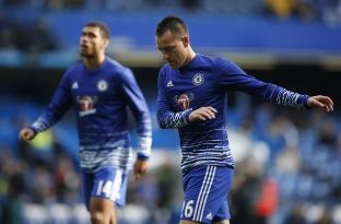 Lëndohet Terry, në dyshim për Unitedin