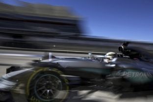 Formula 1, Hamilton në Pole Position, Rosberg niset pas tij
