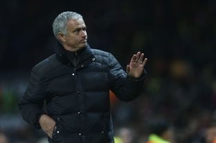   Mourinho u kërkon falje tifozëve të Unitedit për humbjen nga Chelsea