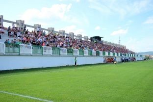 Nënshkruhet marrëveshja për finalizimin e ndërtimit të stadiumit në Drenas