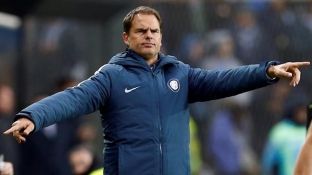 Shkarkohet De Boer, Pioli pritet ta zëvendësojë