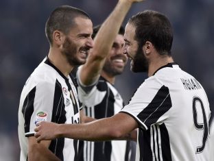  Formacionet zyrtare, Juventus - Lyon