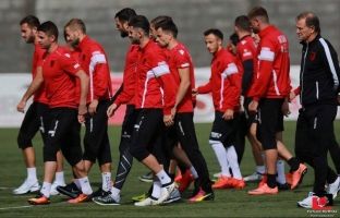 De Biasi zbulon listën e të ftuarve kundër Izraelit