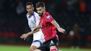 Shqipëria me dy lojtarë të përjashtuar, pëson 0-3 