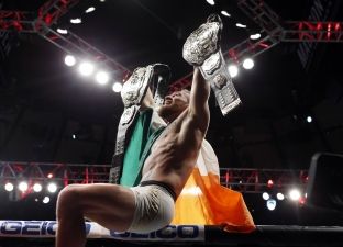 McGregor i pamëshirshëm ndaj Alvarezit, shkruan historinë në UFC [video]