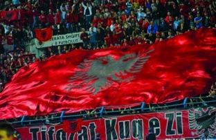 “Tifozat kuq e zi” bojkotojnë kombëtaren
