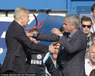 Mourinho nis luftën e fjalëve me Wengerin