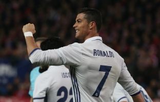 Ronaldo thyen rekordin e Di Stefanos