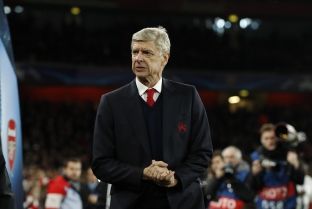  Wenger: S’ka arsye për panik te Arsenali