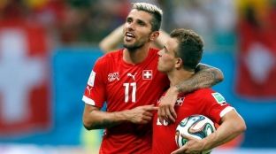 Formacionet Watford – Stoke City, Behrami vs. Shaqiri