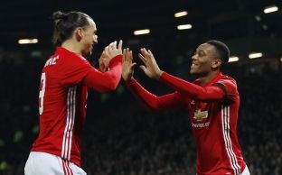  Unitedi kalon në gjysmëfinale të EFL Cup
