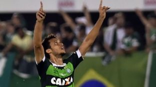 Mbrojtësi i Chapecoense që i mbijetoi tragjedisë mund të luajë sërish