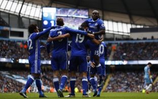 Chelsea mposht Cityn, rivalin e drejtpërdrejt për titull