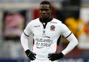 Balotelli nxit spekulimet për një kalim në Napoli