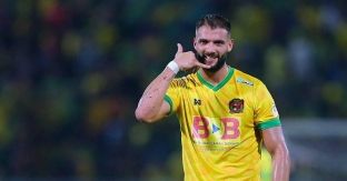  Ylli i futbollit në Malajzi pret ftesën e Bunjakit [video]