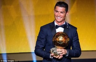  “Mundo Deportivo”: Ronaldo është fitues i “Topit të Artë”