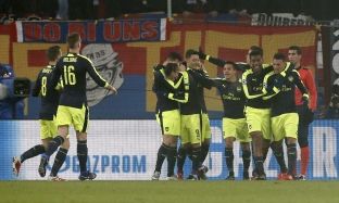  Arsenali dyfishon epërsinë ndaj Baselit, PSG befasohet