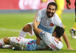 Turan përkujdeset për 3 me 0 [video]